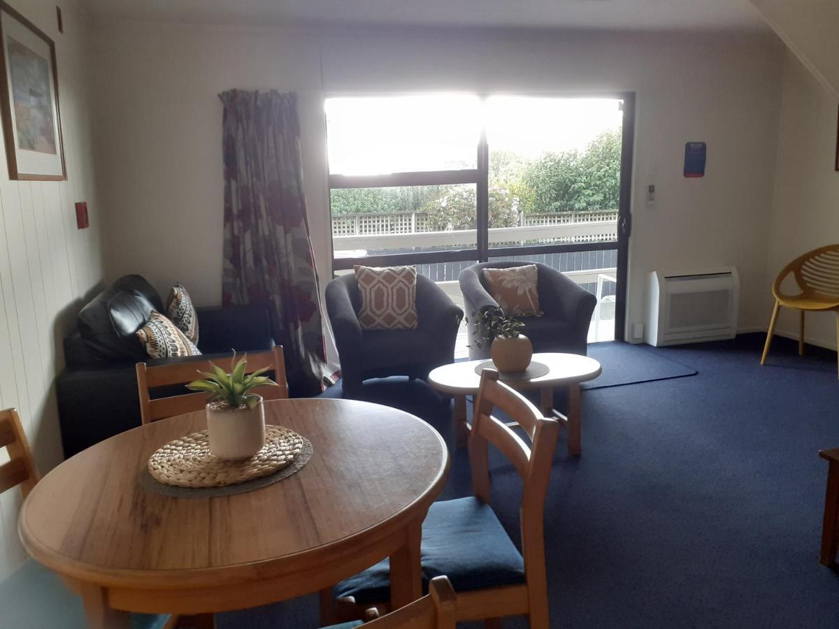 Moeraki Beach Motels Extérieur photo